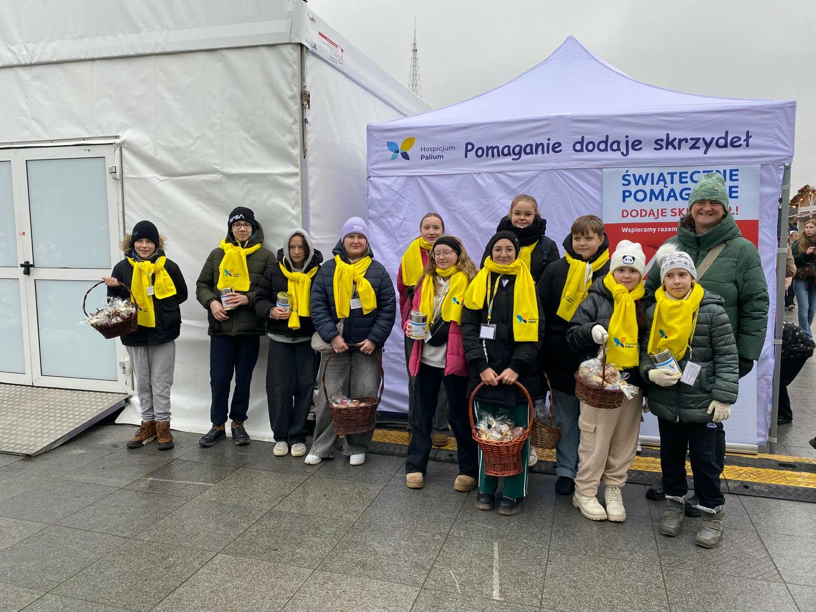 Nasze kwestowanie dla HOSPICJUM PALIUM