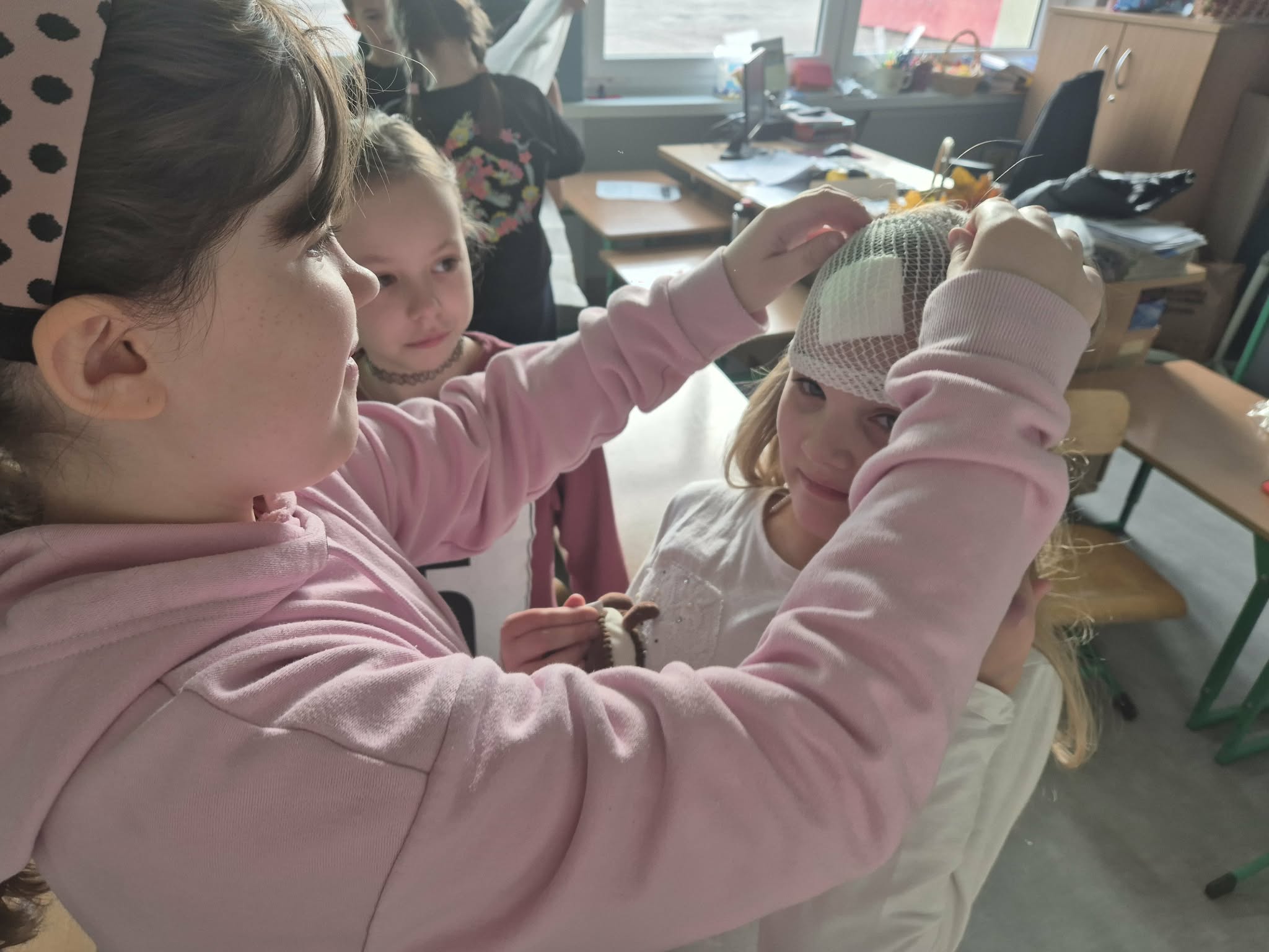 EDUKACJA ZDROWOTNA”JAK POSTĘPOWAĆ W SYTUACJACH ZAGROŻENIA- zajęcia praktyczne”